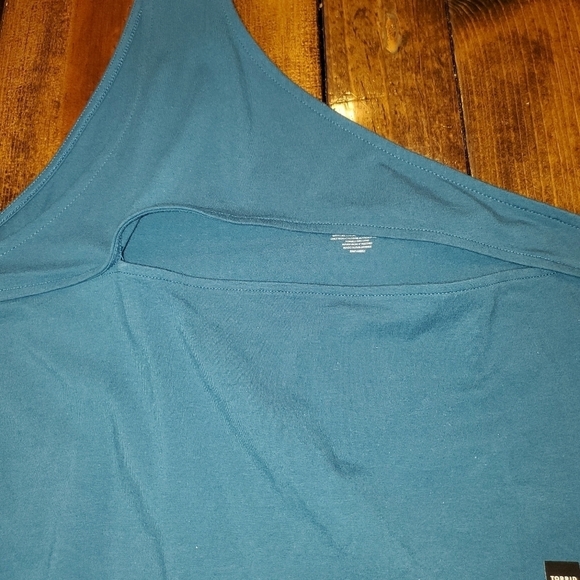 Torrid blue one shoulder cutout tanktop NEW Size 4, 4X - Picture 4 of 13